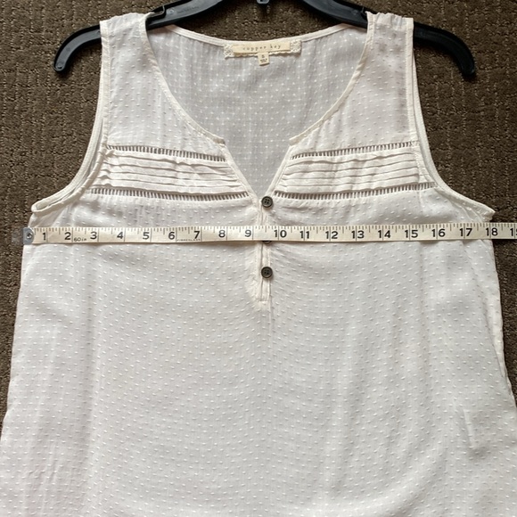 Women’s sleeveless, lightweight blouse with fun front detailing. Size small. New - Picture 7 of 7